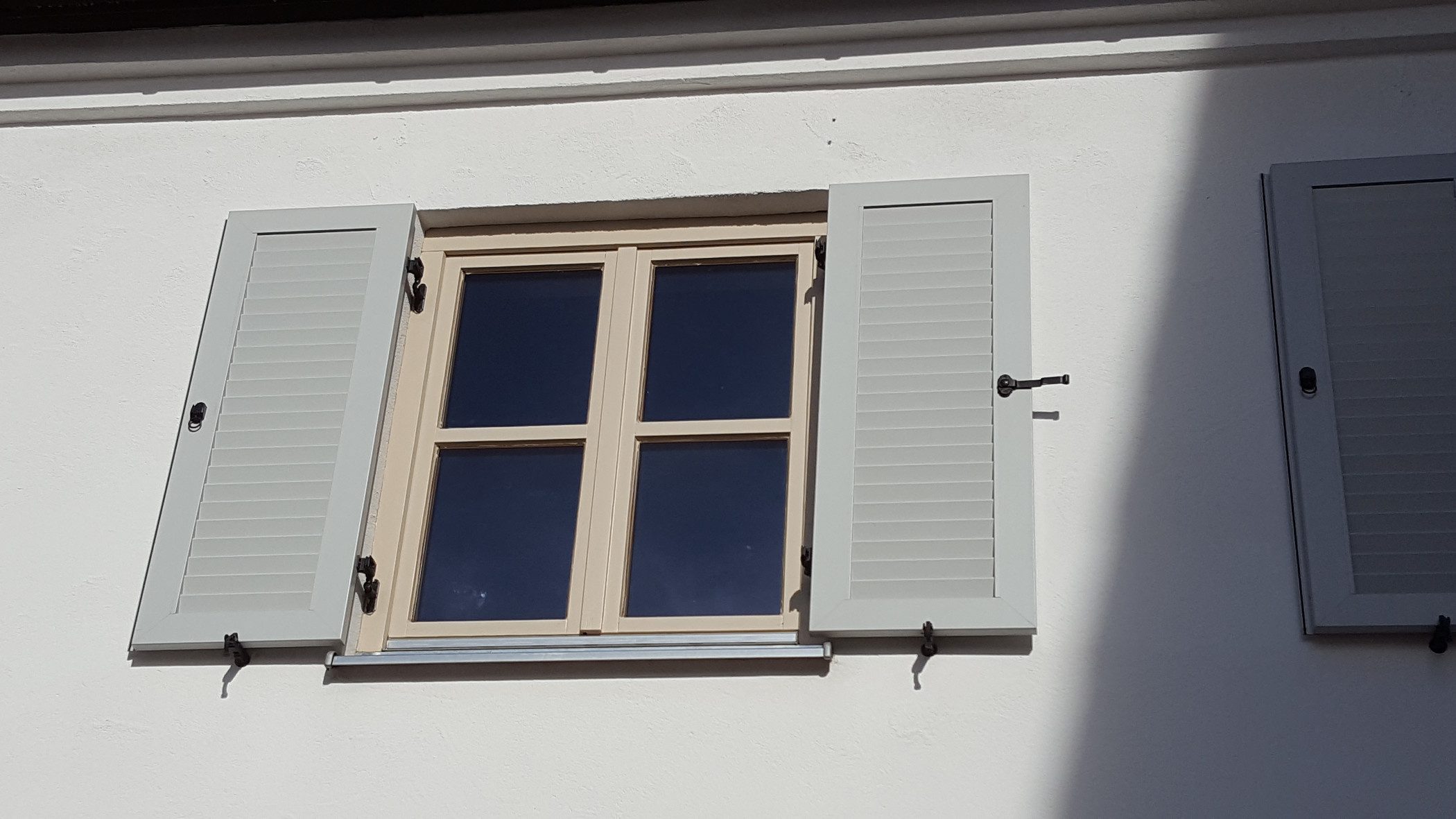 Fensterläden der Schreinerei Leix