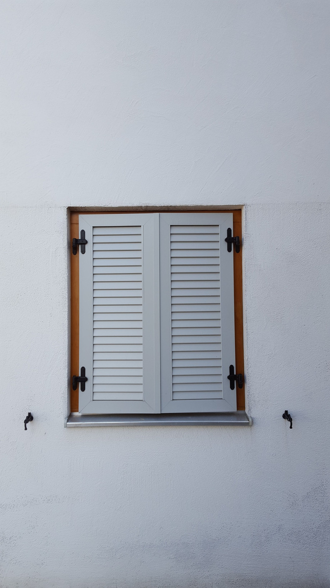 geschlossene Fensterläden